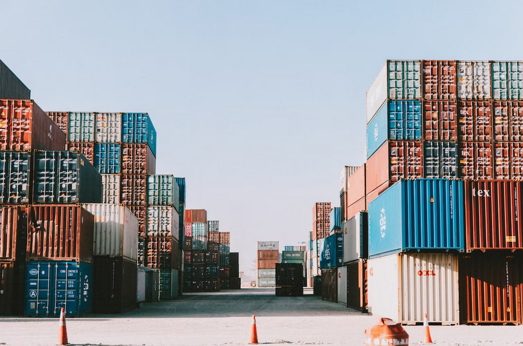 Около 70-90% селлеров пользуются услугами карго-компаний. Фото автора Fejuz Unsplash, используется по лицензии Unsplash License 