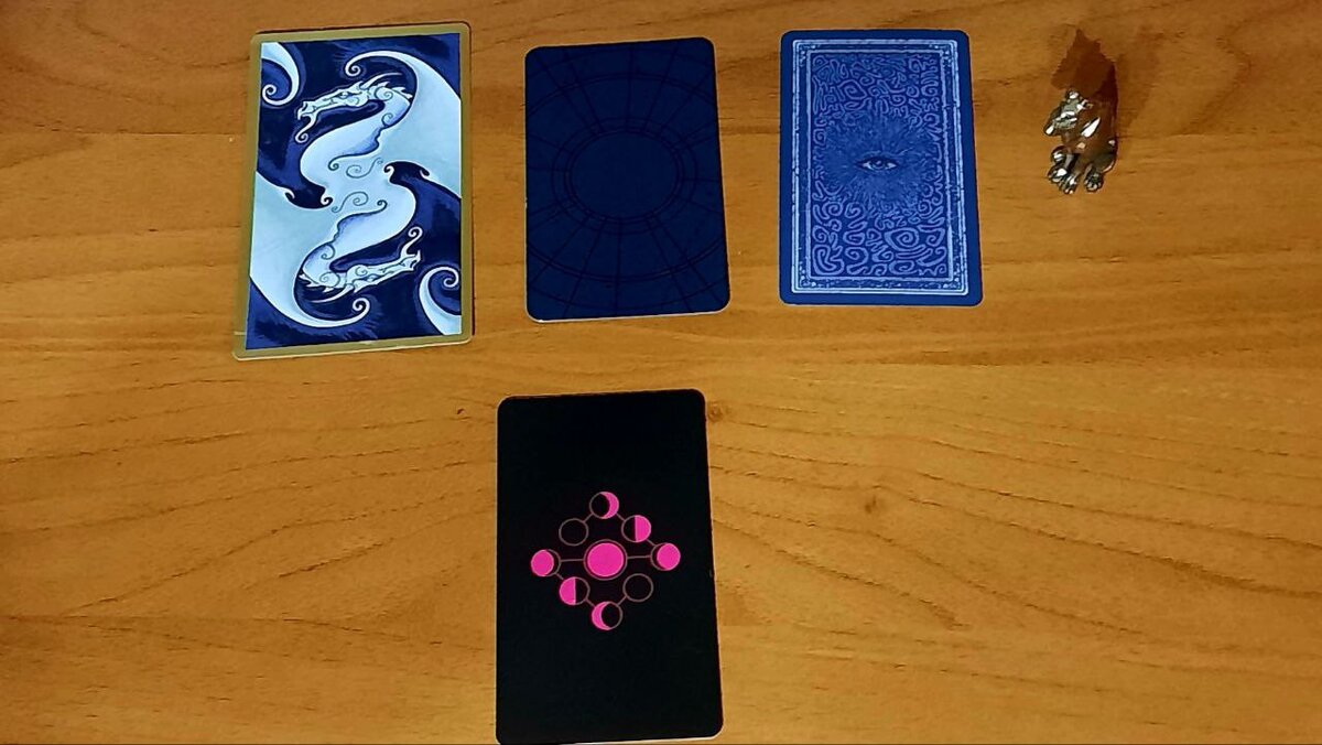 выбирайте колоду слева направо 1,2,3 и нижняя 4