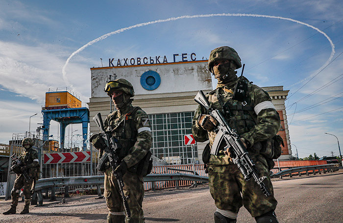    Российские военнослужащие на Каховской ГЭС.Серьгей Ильницкий/ЕРА/ТАСС