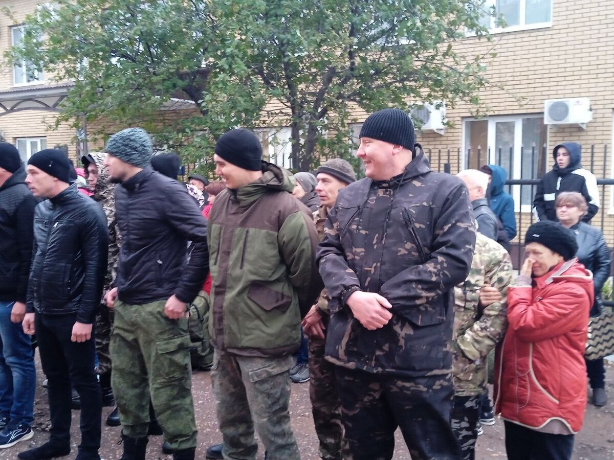    В Сорочинске отправили очередную группу мобилизованных мужчин Андрей Севостьянов