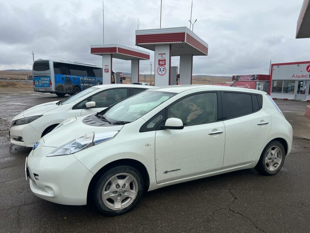   Nissan Leaf - самый популярный электромобиль не только в Иркутской области, но и в России. В основном парк таких машин составляют подержанные «праворульки» из Японии.