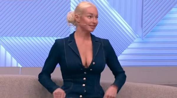    Волочкова уверена в причастности Собчак к вымогательству: "Она бы не сбежала как крыса из страны"