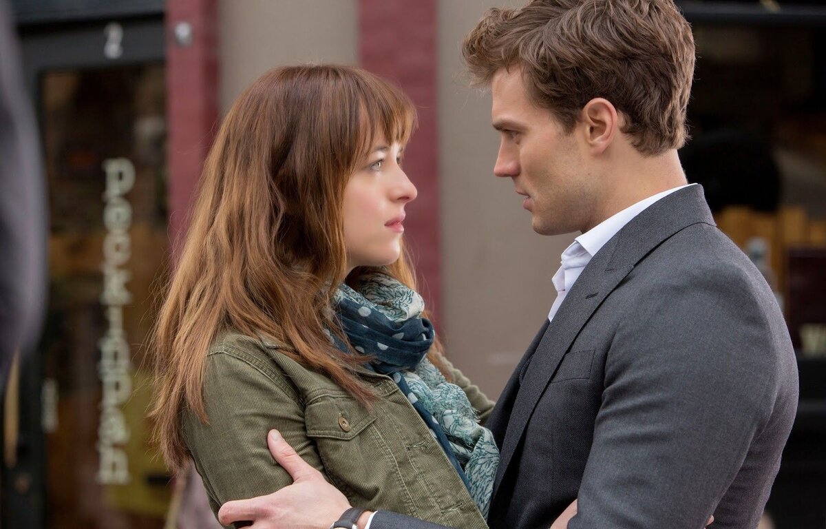 Кадры из фильма "50 оттенков серого"