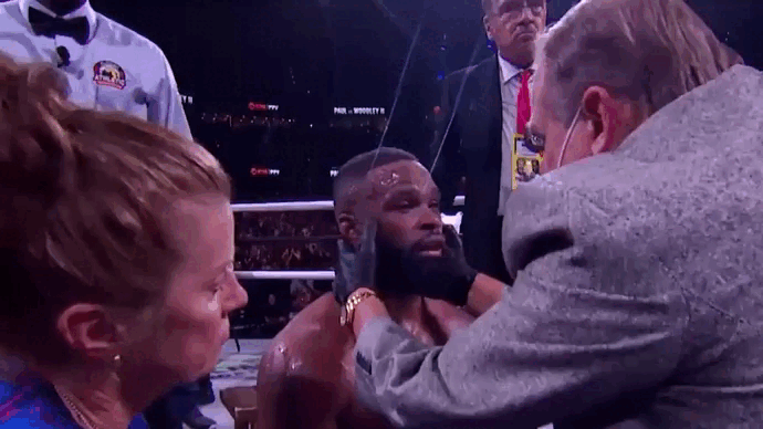 Джейк роняет Вудли