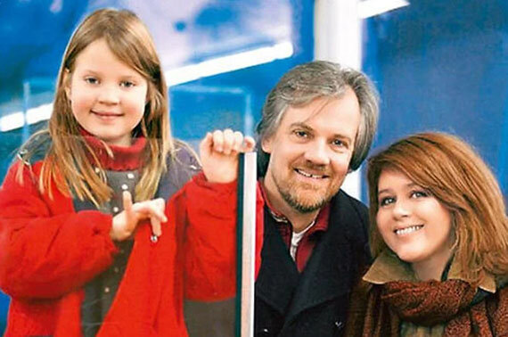 Янина Лисовская с мужем Вольфом и дочерью Василисой