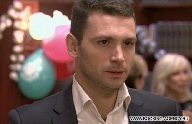 Антон Хабаров в фильме "Влюблённые женщины".