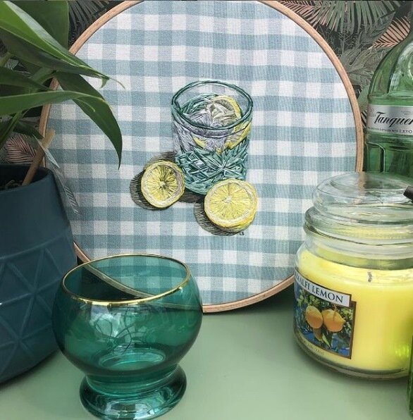 слышится позвякивания кубиков льда о стакан, @peacocksandpinecones листайте галерею