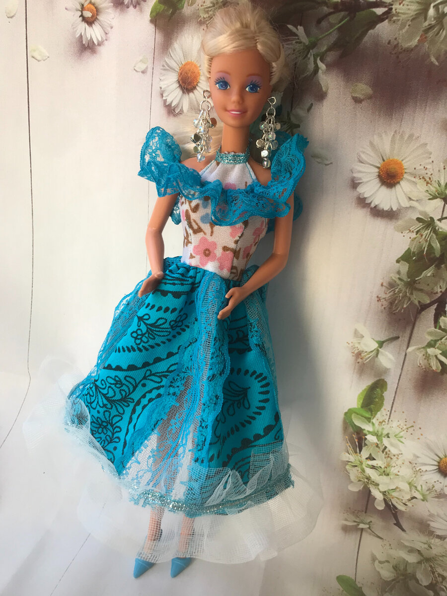 Как сшить платье для куклы
