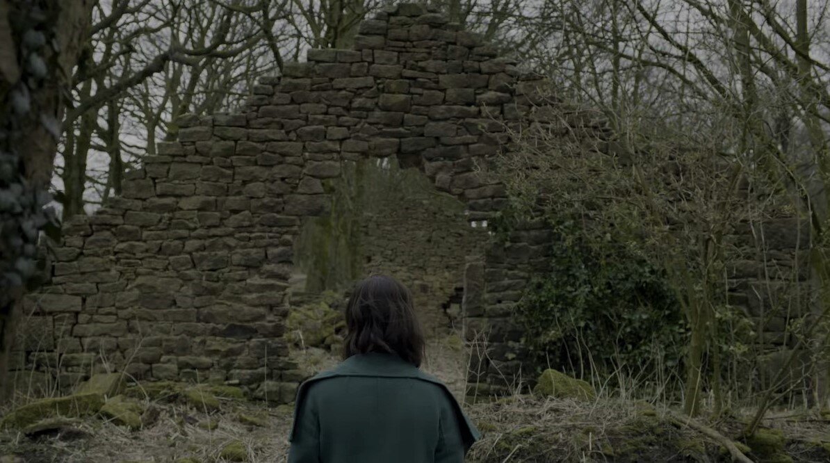 Скриншот из сериала "Stay Close".