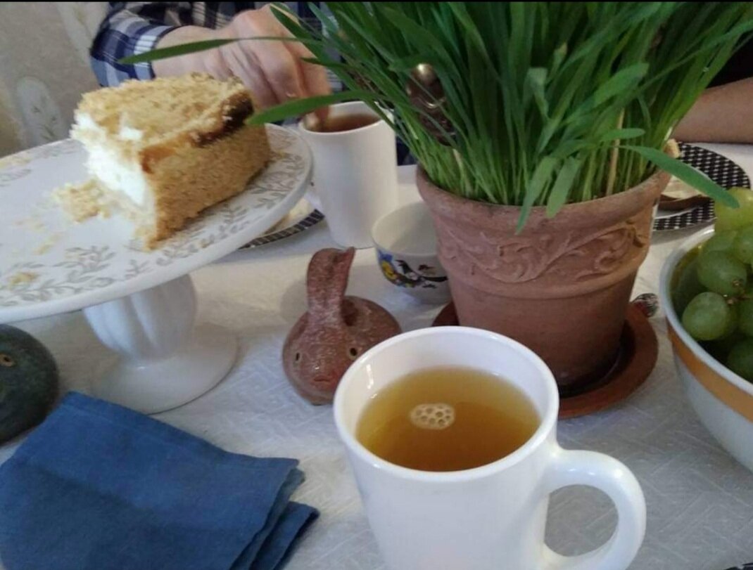 Здесь только скатерть и этого вполне достаточно 👌