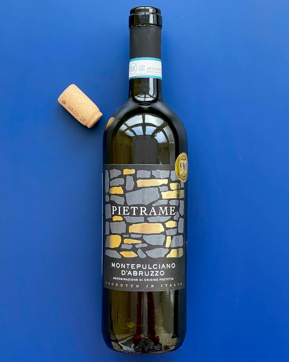 Pietrame, DOC Montepulciano d'Abruzzo, 2019, красное сухое, 13% в почках...шутка. Название вина так переводится. ✏️ Ну такое, "запить котлетку" – как многие говорят, хотя нам эта фраза режет слух.
