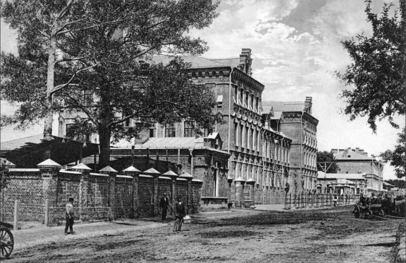 Главное здание казённого винного склада в Курске в 1908 году