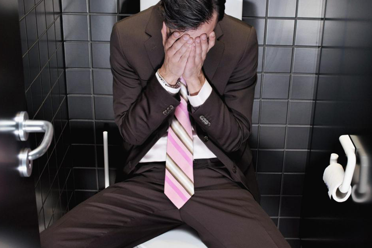 Правильная поза для дефекации. Сильные боли при цистите. Постоянно тянет в туалет. Ходить в туалет по большому. Постоянно тянет в туалет.