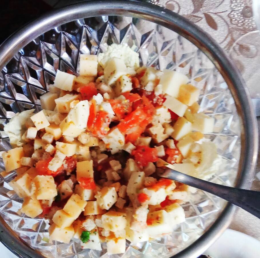Салат с вялеными помидорами 🍅 | Овкусе.ру - Ежедневная готовка в ...