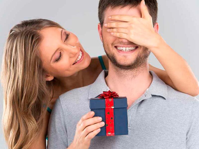 Что подарить мужчине: топ-60 идей подарков на день рождения