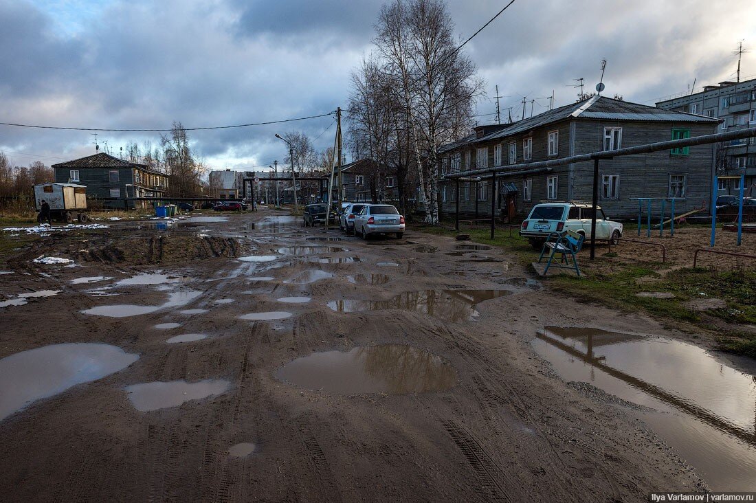 Улицы города сыктывкара. Коми Сыктывкар разруха. Сыктывкар грязный город. Сыктывкар дворы. Сыктывкар улицы города.