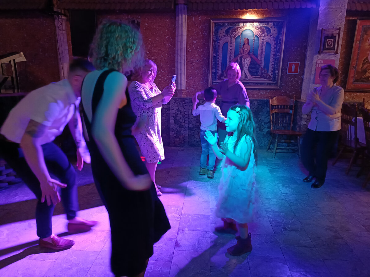 Собрались на юбилей в ресторан, а в итоге попали на свадьбу, где моя 6 ...