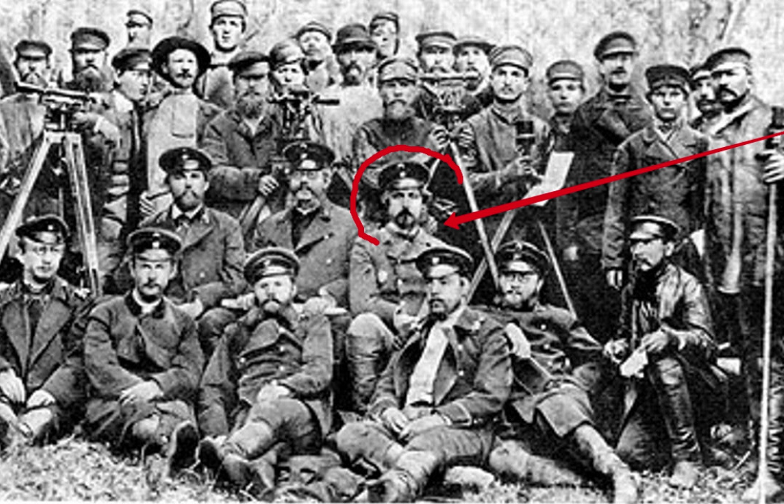 Н.И. Гарин-Михайловский – начальник партии изыскателей.
