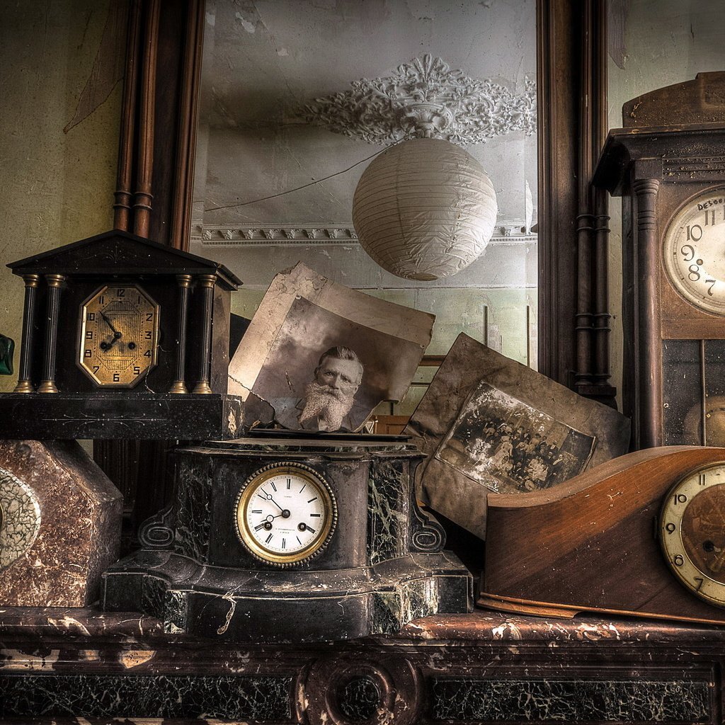 старинные часы (Яндекс фото)