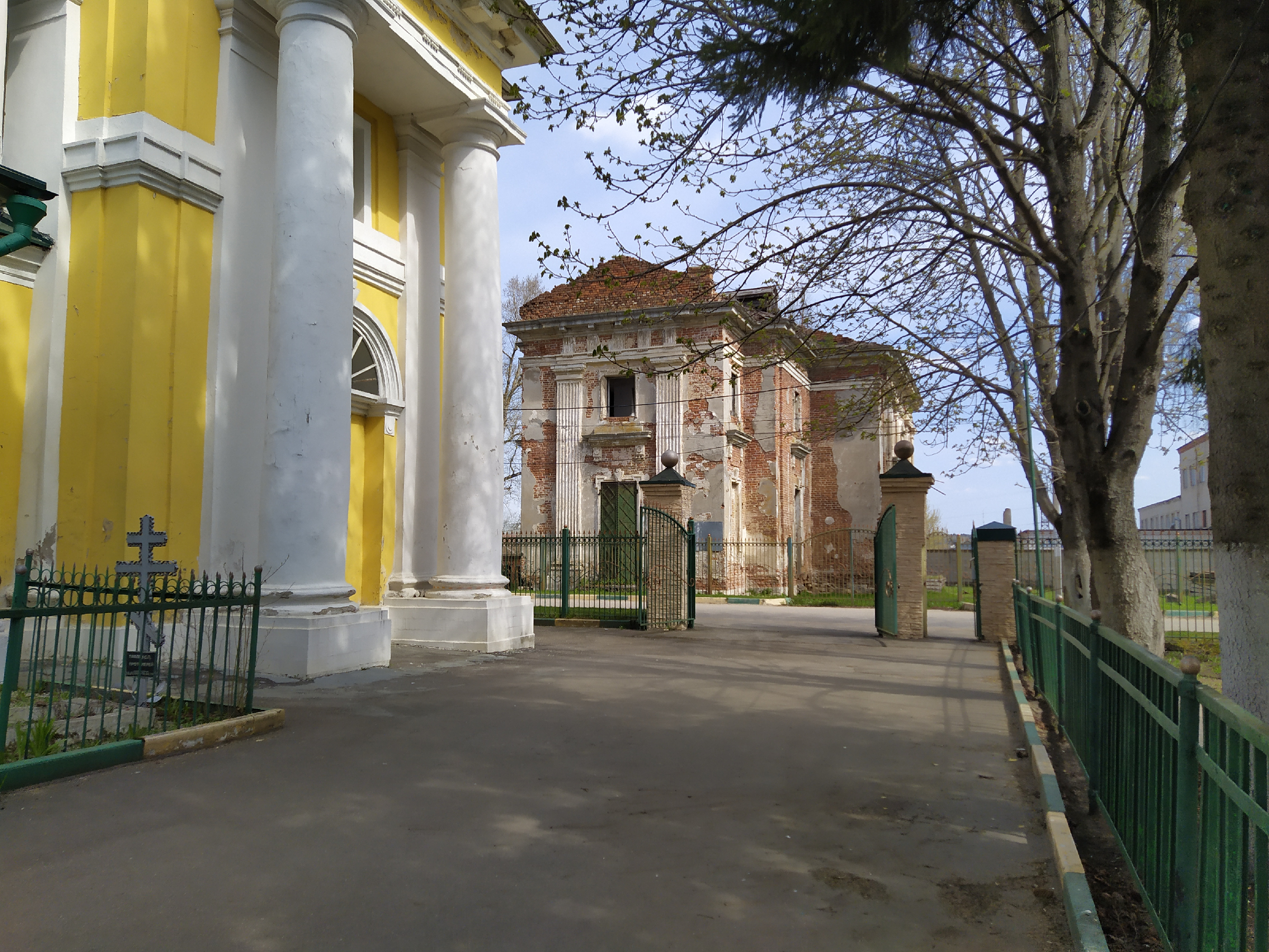 Руины Подмосковной усадьбы Петровское-Алабино.6