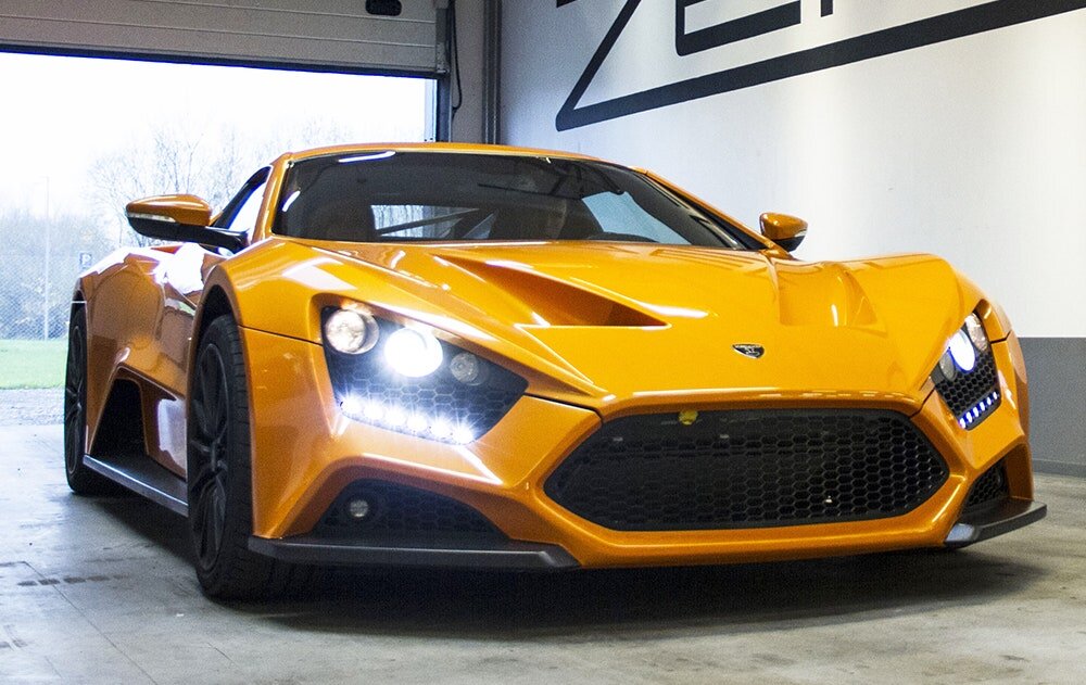 Машина Zenvo st1