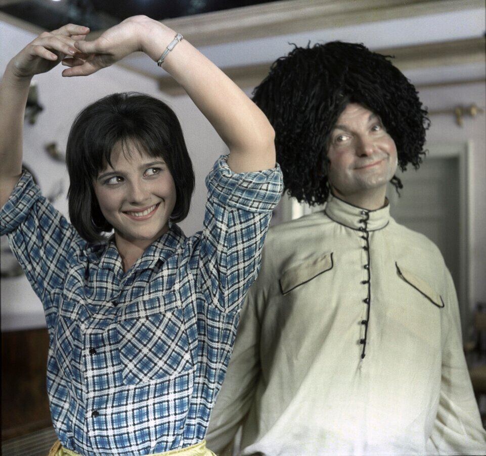 "Кавказская пленница" кадр из к/ф Яндекс картинки