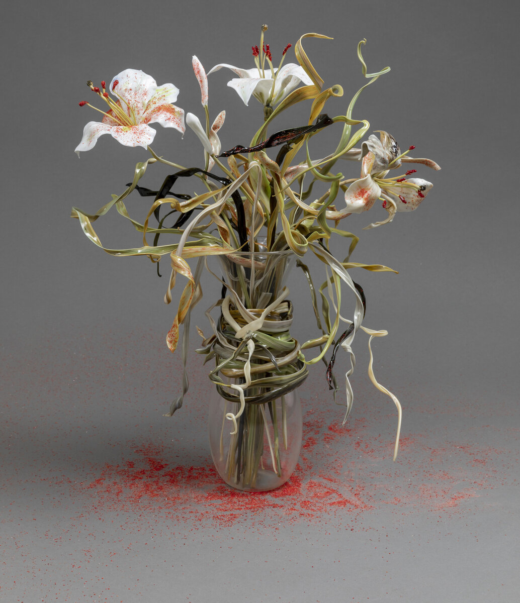 Прелесть увядания стеклянных цветов Лиллы Табассо