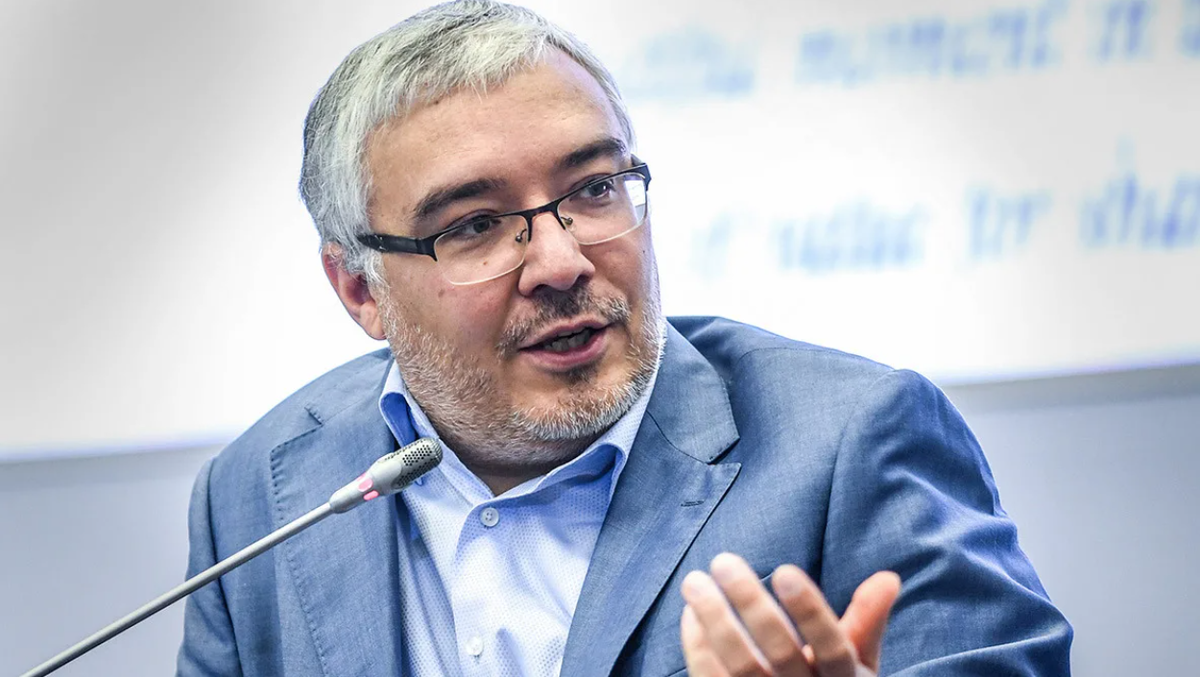 Второй Дмитрий Песков