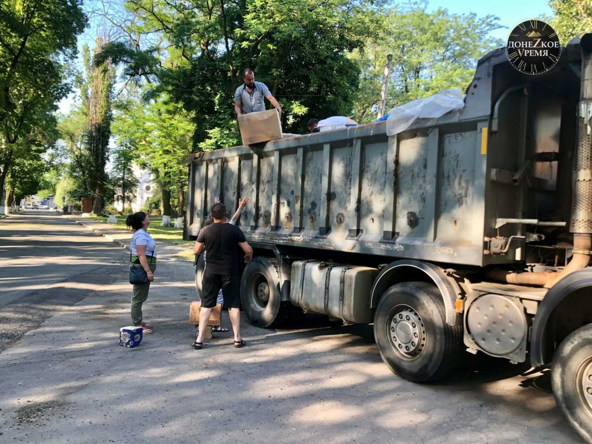 Жители Наро-Фоминска передали помощь в больницу Калинина