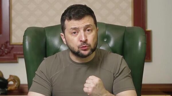    Президент Украины Владимир Зеленский во время телеобращения© AP Photo / Ukrainian Presidential Press Office