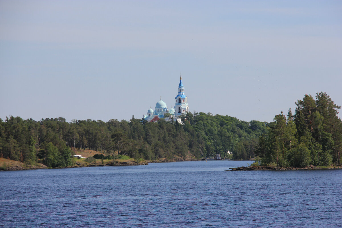 Вид на главный храм Валаама с Монастырской бухты