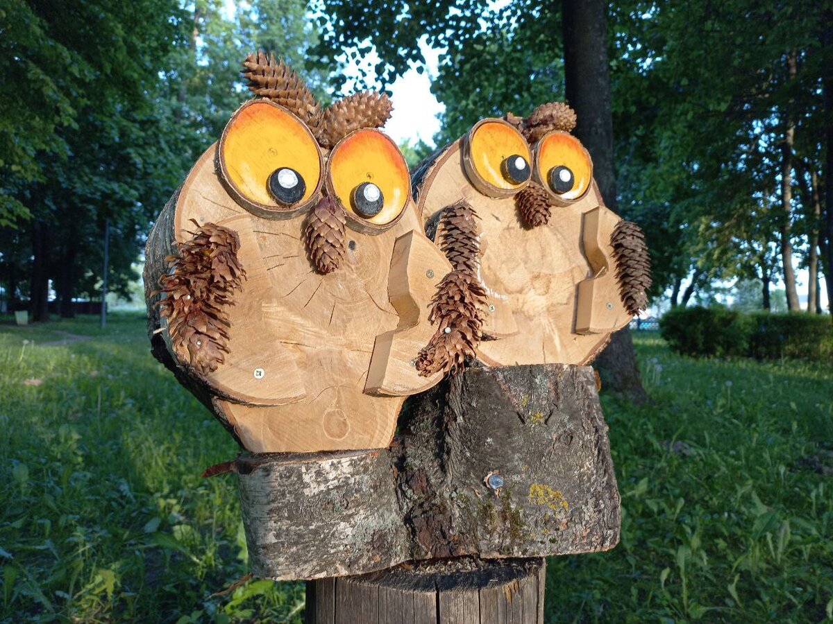 Жизнь в Рашке - дерьмо, а, если у автора другая политическая позиция - значит он проплаченный агент Кремля.)))