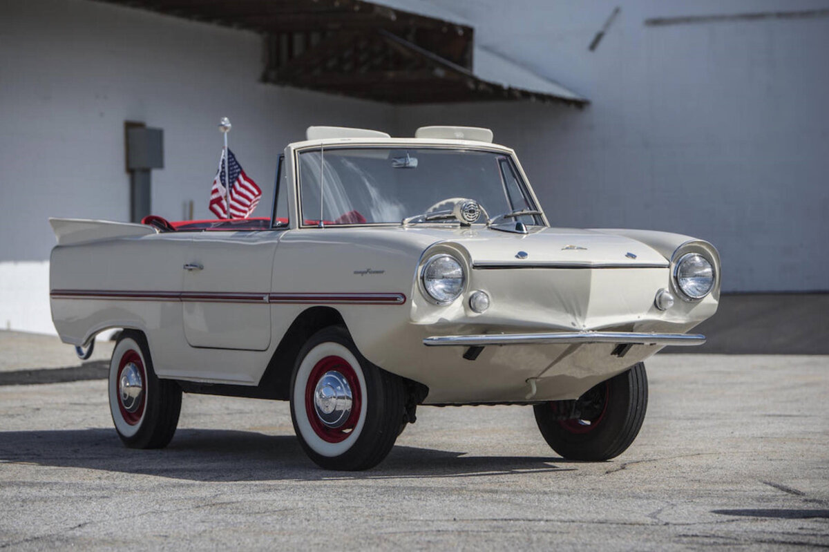 Amphicar 770: амфибия от создателя знаменитых дверей типа “крылья чайки” |  FIT BLOG | Дзен