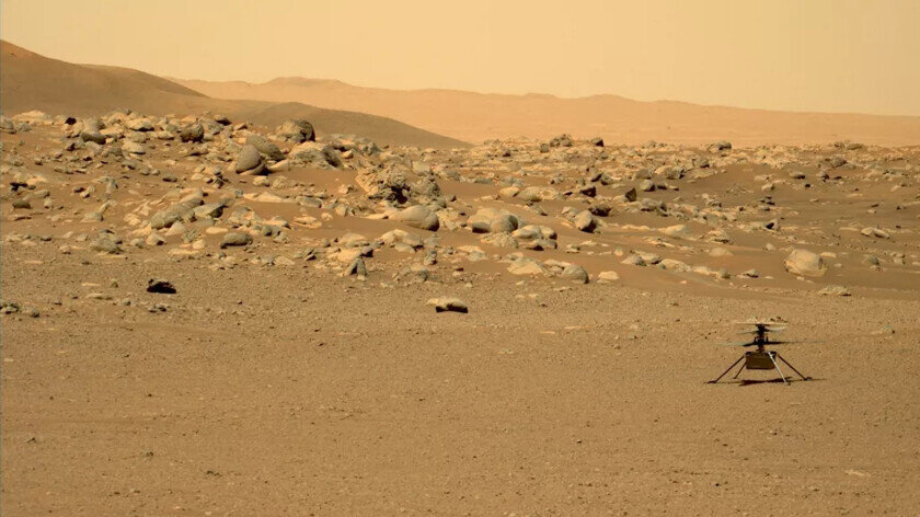    Это изображение марсианского вертолета Ingenuity было получено с помощью камеры Mastcam-Z, установленной на марсоходе Perseverance. Фото: NASA/JPL-Caltech/ASU/MSSS