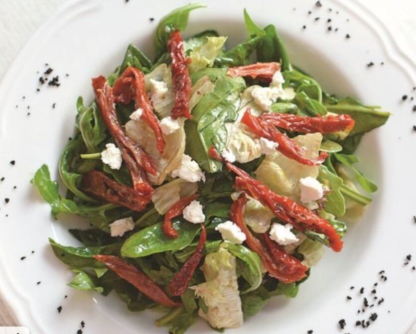Салат с вялеными помидорами — 12 рецептов с фото пошагово. Как сделать салат с вялеными томатами?