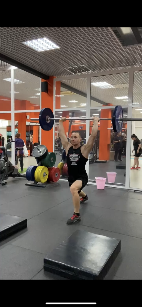 Толчок штанги 60 кг. 