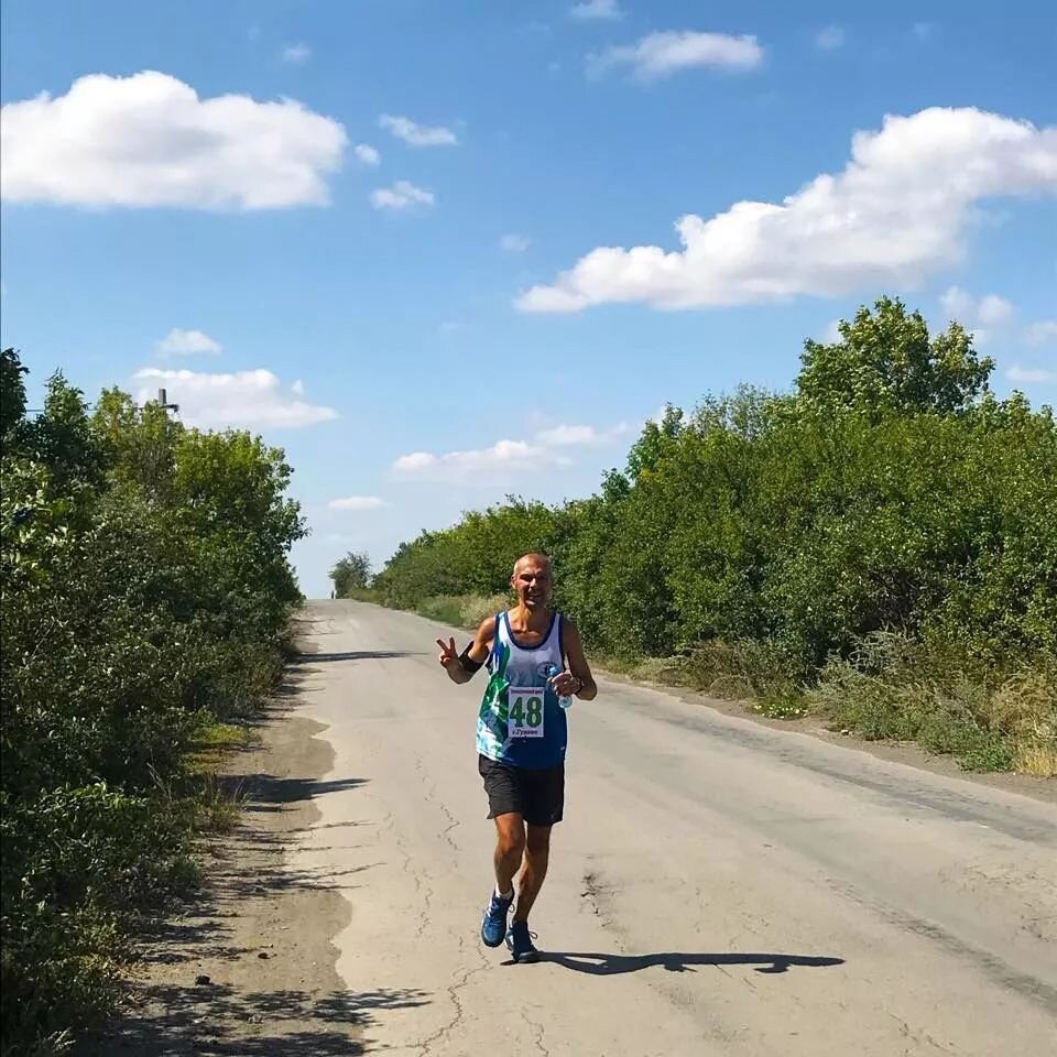 Победа на полумарафоне в Гуково. Подготовка, подводка, болезнь, решение  бежать, гуковский дух СССР, борьба с ветром, баня и концерт | Roman Maestro  | Дзен