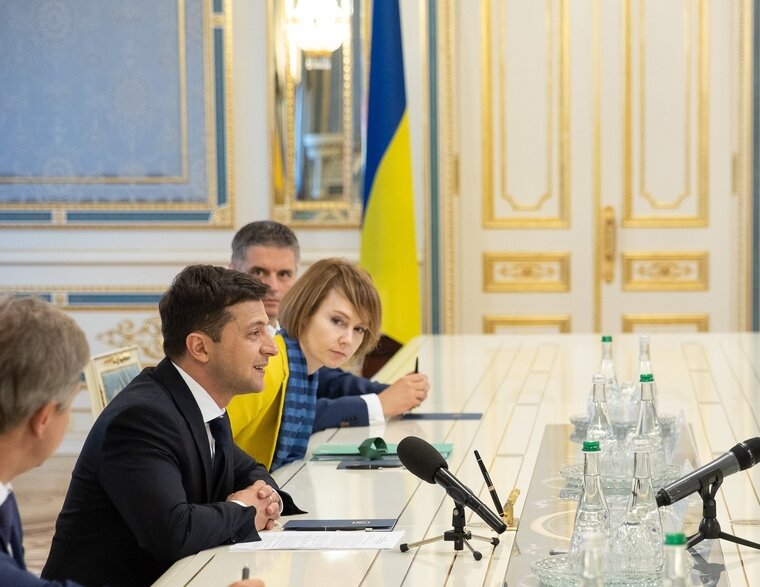    Переговоры Украины и России пока приостановлены