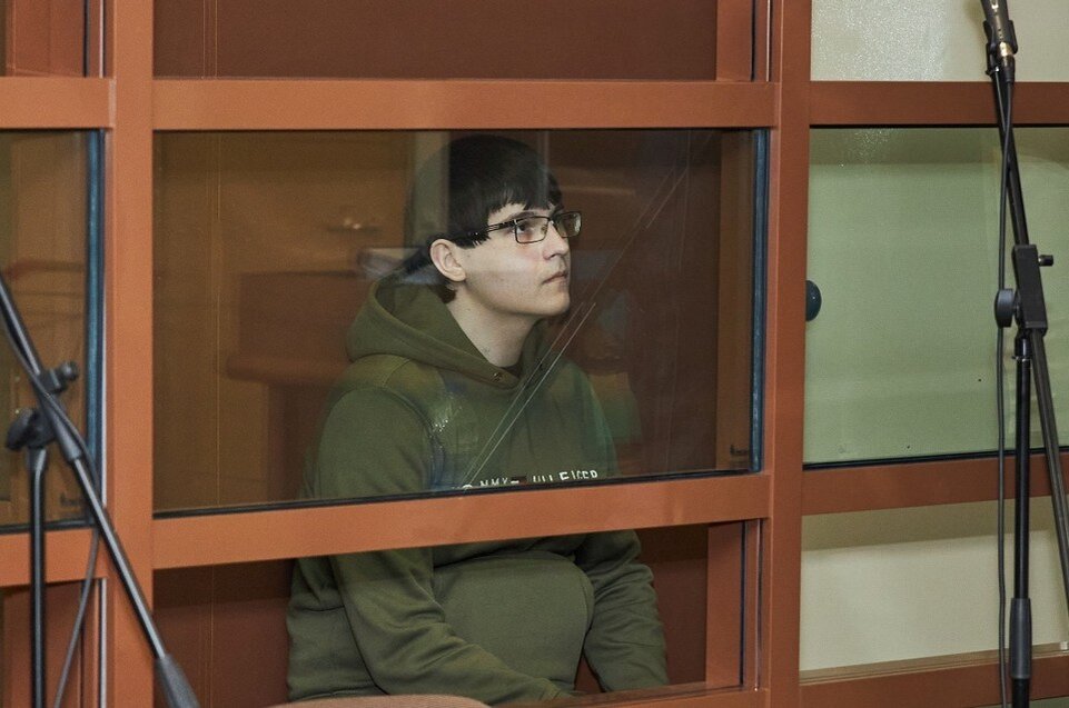     Бекмансуров молча сидел в застекленной клетке, не реагируя на слова ни обвинителя, ни потерпевших Николай ОБЕРЕМЧЕНКО