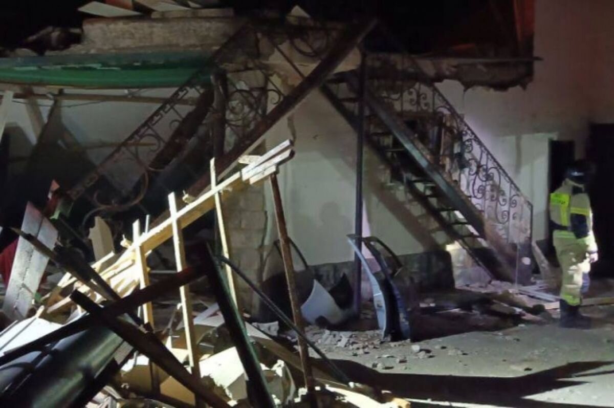    В Нальчике обрушился автосервис, пострадали двое мужчин