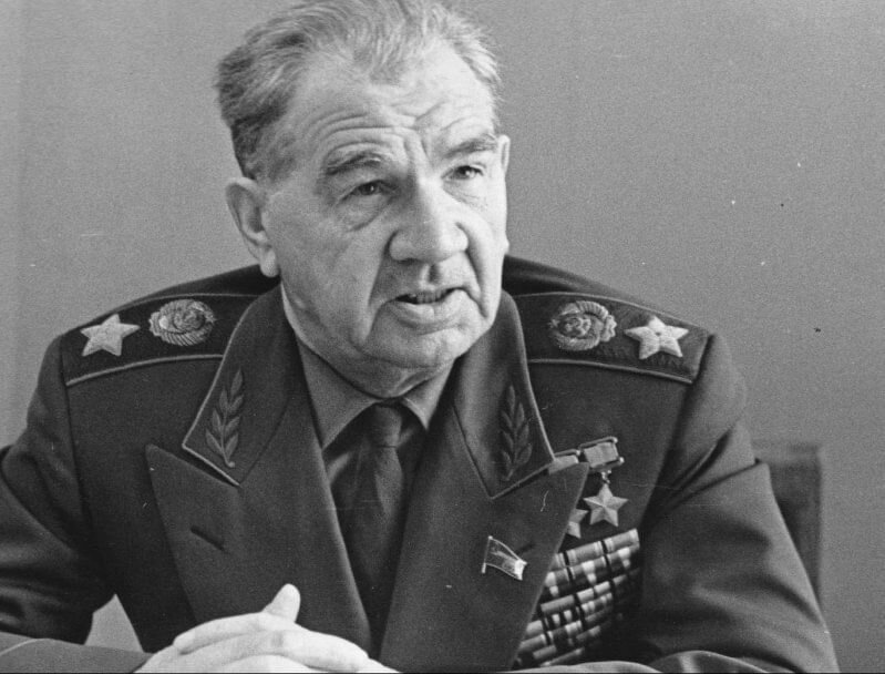 Чуйков В.И. (источник фото: https://clck.ru/32DbJA)