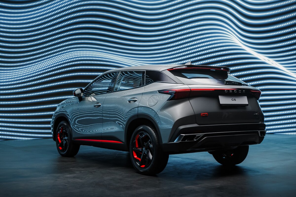 OMODA C5: такие колесные диски и пороги - признак старших комплектаций