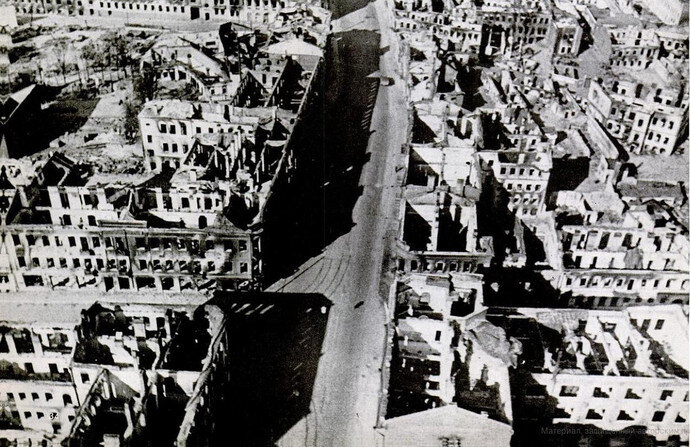 Минск после освобождения в 1944 году. https://rg.ru/2019/06/22/75-let-nazad-nachalas-operaciia-po-osvobozhdeniiu-belarusi-ot-fashistov.html