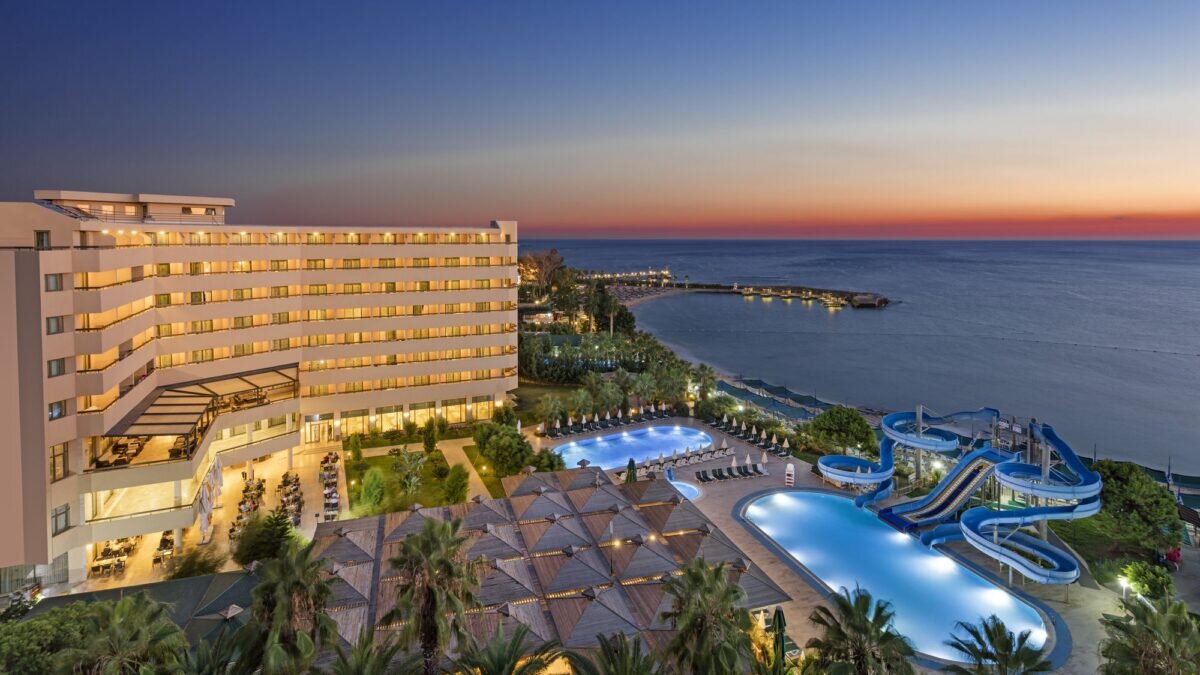    reghotel.com