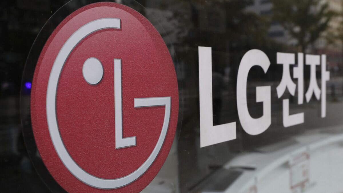    Логотип компании LG Electronics в Сеуле, Южная Корея© AP Photo / Lee Jin-man