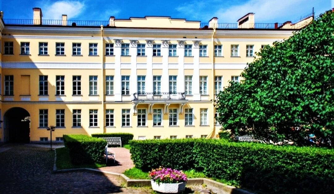 Внутренний дворик