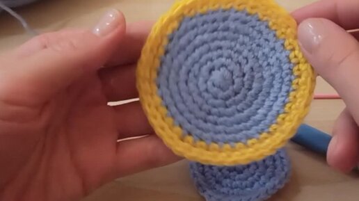 Как аккуратно сменить цвет нити при вязании крючком игрушек