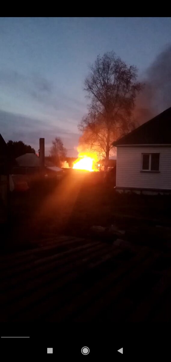 Горит дом на станции