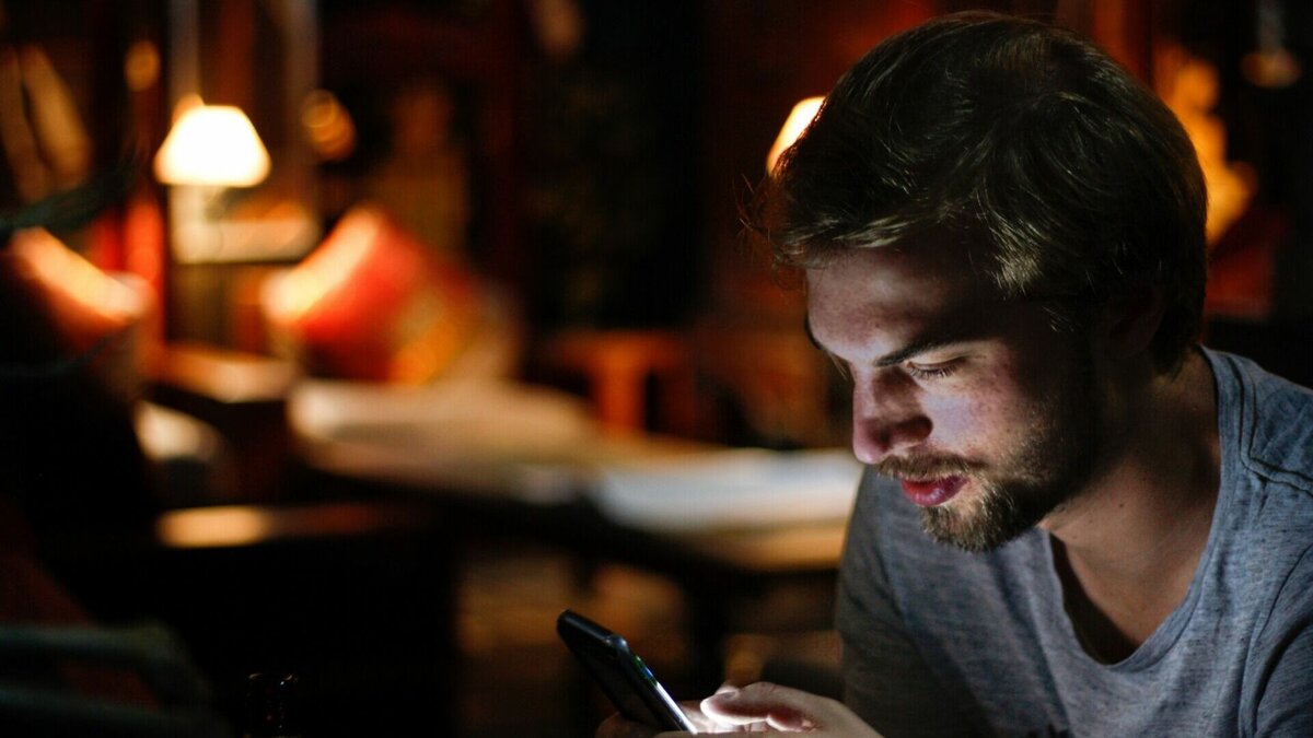     Мужчину припугнули уголовной ответственностью, если он не возьмет кредит.