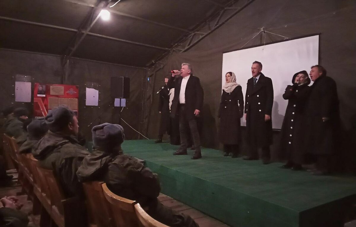    Артисты оренбургского драмтеатра выступили для мобилизованных военнослужащих Андрей Севостьянов